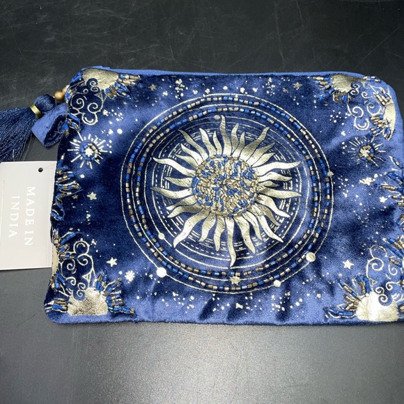 24HR DROP 🎁⬇️ Hand beaded suede celestial zipper pouches - Picture 7 of 9